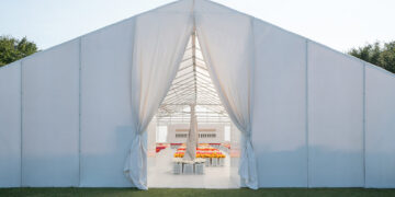 Flower Market by Cj Hendry | Photography by Antonio Ajam