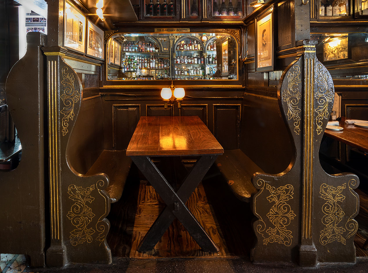 Pete’s Tavern (The O. Henry Booth), 129 East 18thStreet, Gramercy Park © James T. & Karla L. Murray, 2024